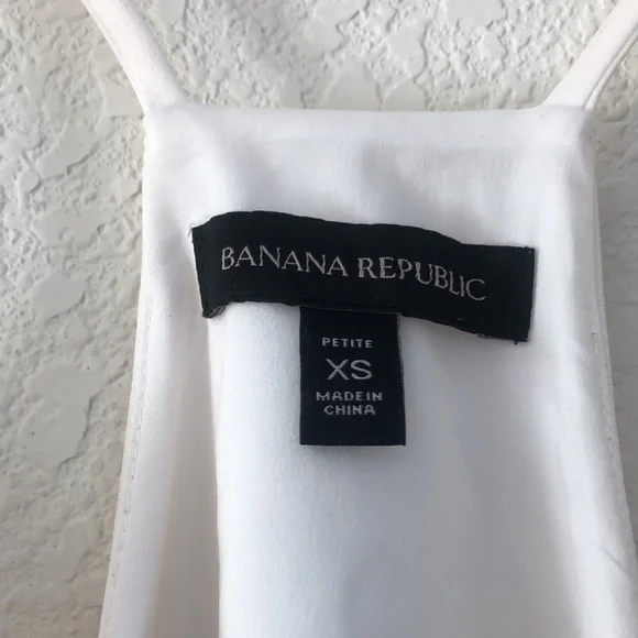 Banana Republic Petite Cream Spaghetti Strap V-Neck Blouse Size XS - Picture 5 of 9